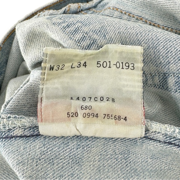 Vintage Levi's 501 1990s Made in USA Light Wash Straight Leg Distressed Jeans - Picture 12 of 13